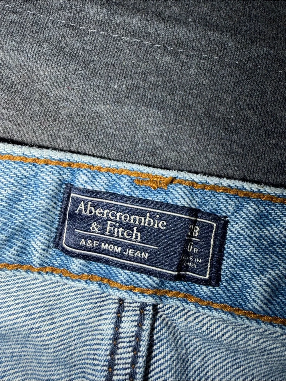 Womens Abercrombie & Fitch Mom Jeans Size 28